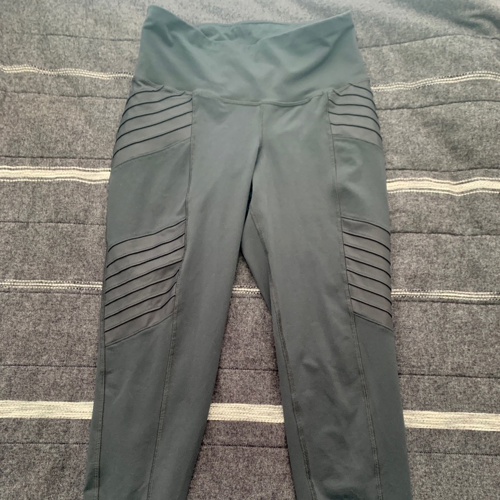 Grey athletic leggings